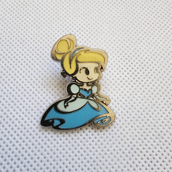 🌺 5/$25 Disney Cinderella Princess Cuties Trading Pin 2012 - Picture 1 of 4